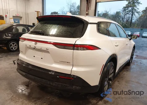 2025 Toyota Crown Signia Limited из США, поврежденный, VIN JTDACAAJ0S3017651